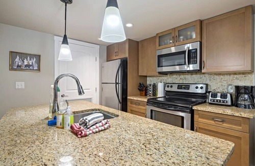 Copperstone Resort Apartment | Hot Tub | Walkout Patio to River |Mountain Getaway