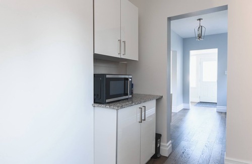 Sarnia House | House on Bright/Spacious Home for Families/Sleeps 8