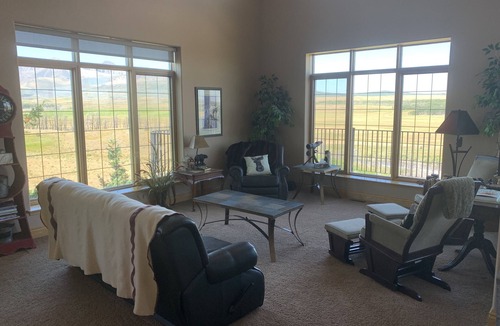 Waterton Park Cabin | Huge Waterton River Lodge (Residence on a beautiful 3 acres backing the river)