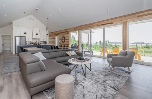 South Bruce Peninsula House | Huronia Luxury Lakefront Views and Game Room