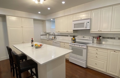 Langley House | Immaculately Clean 2-Bedroom Suite in Serene Rural Setting (Reg # H706197976)
