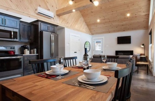 Springdale Ski Chalet | Indian Falls Chalet #2 with river view