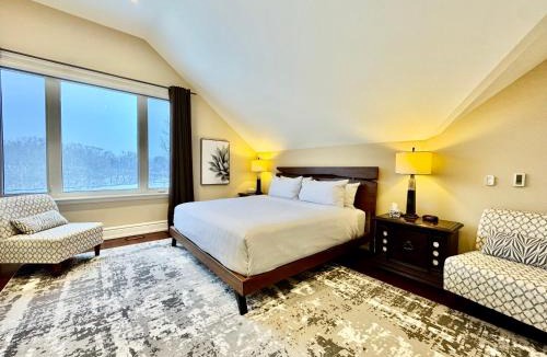 Markland Wood House | iResidence in Toronto - Unique Mansion - Fantastic Views with Breakfast