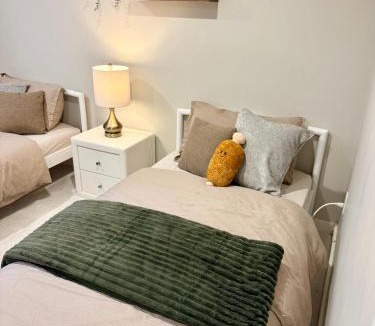 Hollyburn House | Ivy s House