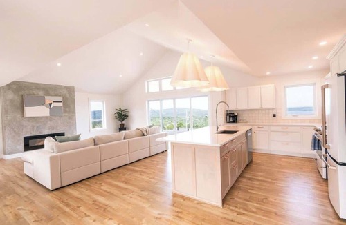 Grand Bay-Westfield House | June Avenue Oasis