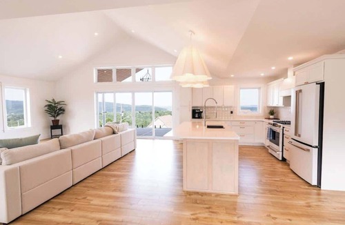 Grand Bay-Westfield House | June Avenue Oasis