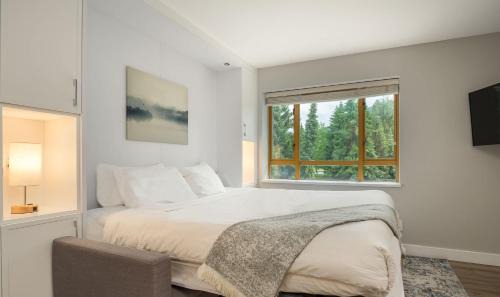 Village North Apartment | KING Bed STUDIO in the Village