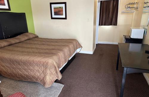 Rosemount Hotel | Kitchener Motel