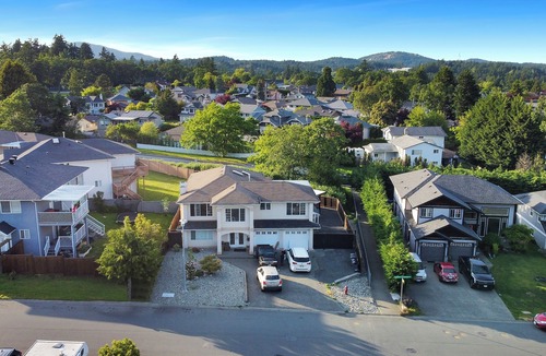Saanich West Cottage | KNOCKAN HILL RENTALS - PRIVATE GARDEN SUITE