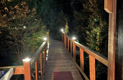 Ingramport Cabin | KoKo Bay:GLAMPING: Where Glamour meets Nature! Mix of Hilton Hotel and Camping!