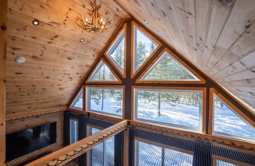 Sainte-Emelie Ski Chalet | L`Aventurière | River & Kayaks | Hot Tub | Sauna