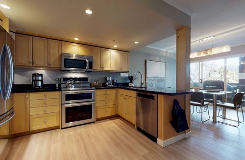 Village North Apartment | LAGOONS 20 | Village location | Rare 5BDR Condo With Private Hot Tub |