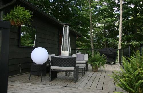 Flesherton House | Lake Eugenia Escape - Cozy Lakefront with Hot Tub