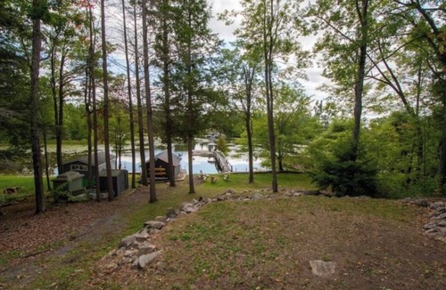 Selwyn Cottage | Lake Front Living- YEAR AROUND!- 4bdrms, Laundry, Large Balcony Big Waterviews