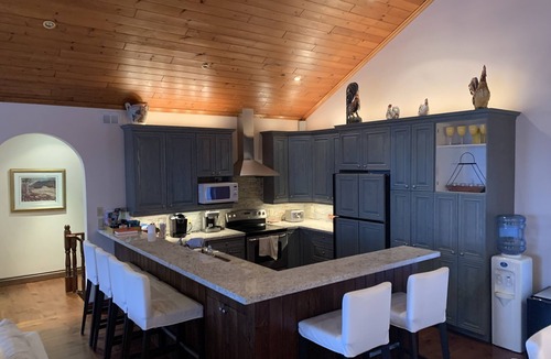 Minett Cottage | Lake Rosseau spacious, welcoming and lake loving family cottage gem
