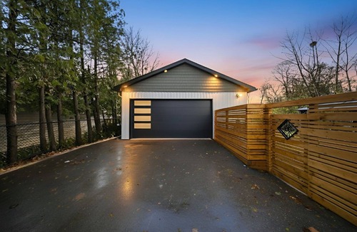 Beaverton House | Lake Simcoe Ice Fishing Basecamp Sleeps 10–12 Heated Shop
