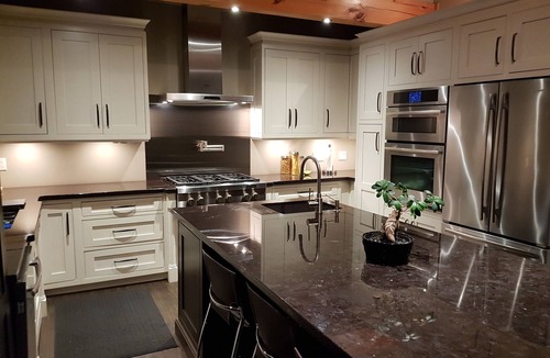Oro Station Cottage | Lake Simcoe Very Rare Southern Exposure Timberframe Waterfront With Hot Tub