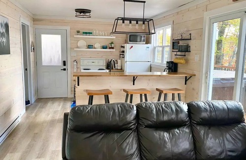 East Dalhousie Cabin | Lake Torment Retreat