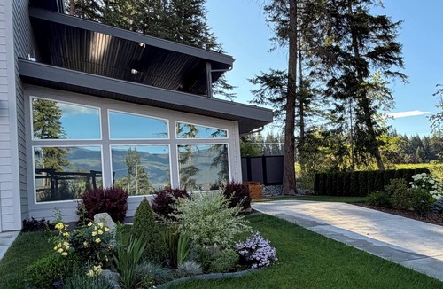 Salmon Arm House | Lake view entry-level suite located within minutes to downtown and hospital