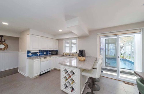 Oro Station House | Lakefront 4BR plus Den Retreat with Swim Spa, Sauna & Games