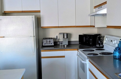 North End Apartment | Lakefront charming apartment in downtown Kelowna, the best location in the city.