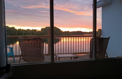 Rideau Lakes Cottage | Lakefront cottage on Benson Lake, Rideau Canal