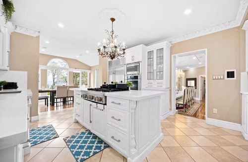 Burlington House | Lakefront Mansion ~Views ~Games ~Patio ~Pool Table