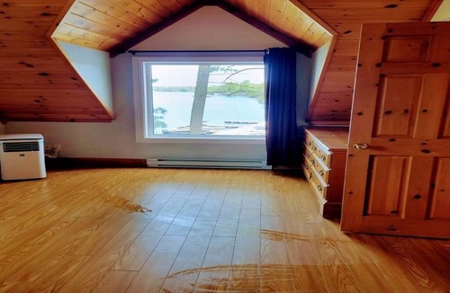 Gravenhurst Cottage | Lakefront Muskoka Good View cottage
