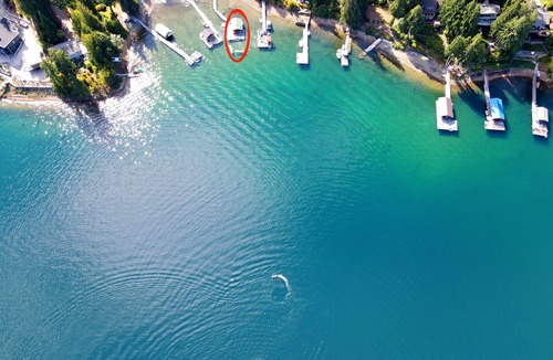 Sproat Lake Cabin | Lakefront, private dock, hot tub, free kayaks and paddle boards!