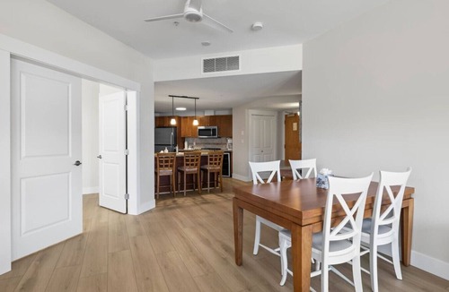 Westbank Apartment | Lakefront Resort Condo with Pool