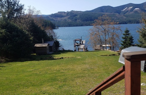 Youbou Cottage | Lakefront Retreat on Lake Cowichan located in sunny Youbou BC