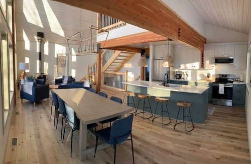 Algonquin Highlands House | Lakefront Sunset Retreat | 4BR, 3BA, Fast Wi-Fi