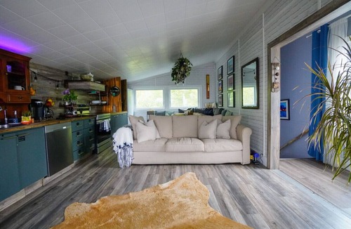 Gravenhurst Apartment | Lakehouse Loft with Roof Terrace & Wood Cedar Spa
