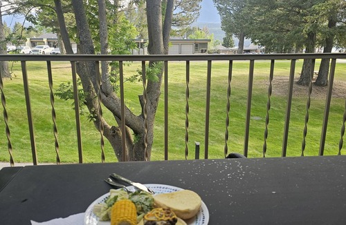 Windermere House | Lakeside 3 bed townhome w/private beach access!