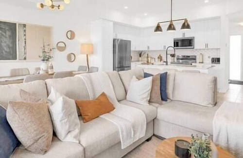 Huntsville Condo | Lakeside Oasis Spa Getaway w/Sauna