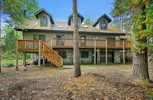 Leeds and the Thousand Islands Cottage | Lakeside Retreat on Private Island on Charleston Lake