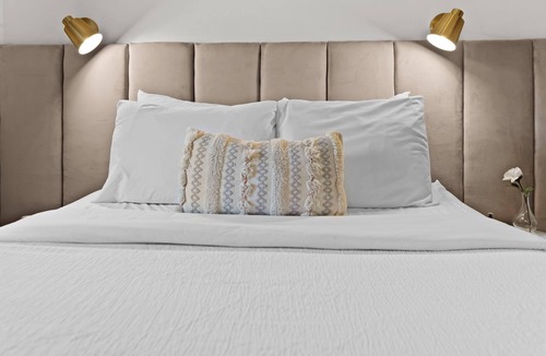 Okanagan-Similkameen Hotel | Lakeside Villa & Nordic Spa - Boutique motel with beach access
