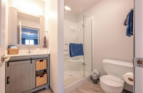 Okanagan-Similkameen Hotel | Lakeside Villa & Nordic Spa - Boutique motel with beach access