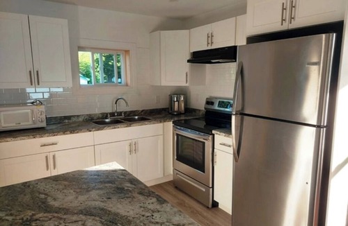 Rideau Lakes Cottage | Lakeview Cottage on the Upper Rideau, 5 minutes from the Village of Westport