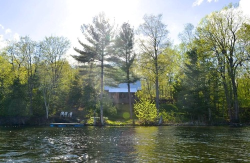 Rideau Lakes Ski Chalet | Lakewood | Private Log Cabin on Opinicon Lake
