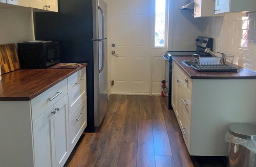 Oakwood Village House | Large 2 bedroom furnished apartment