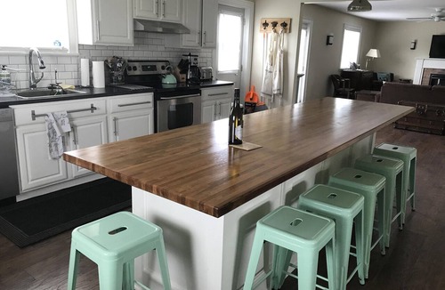 Prince Edward House | Large beautiful Farmhouse in the heart of PEC - 20 minutes to Sandbanks
