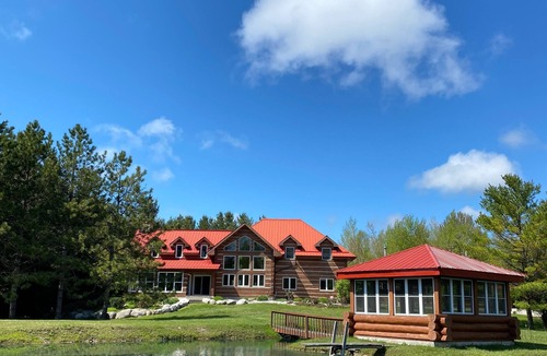 Dashwood House | Large Grand Bend Getaway. Swim, Golf, Relax