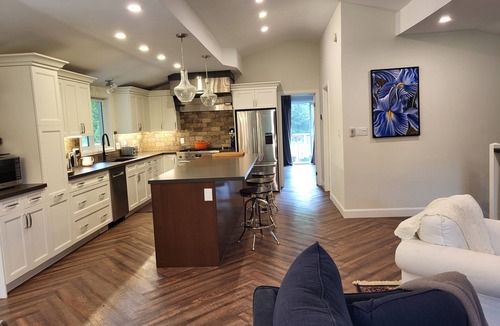 Eugenia House | Large Home in Beaver Valley, near beach and Bruce Trail