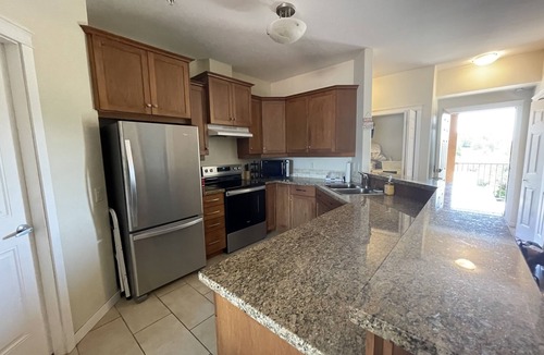 Osoyoos Condo | Large Lakefront 3 Bed Condo With Gorgeous Osoyoos Lake and Mountain Views