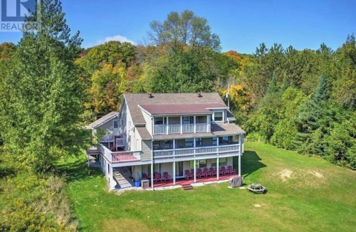 Norland Cottage | Large Lakefront Kawartha Cottage with Private Beach, 8BR, Stunning Lake View