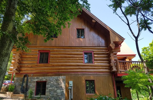 Lyndhurst Cottage | Large log home in private bay on Rideau Lakes near Kingston+1000 Islands