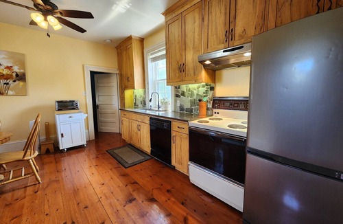Southampton Cabin | Large multi bedroom Historic home, great for large families