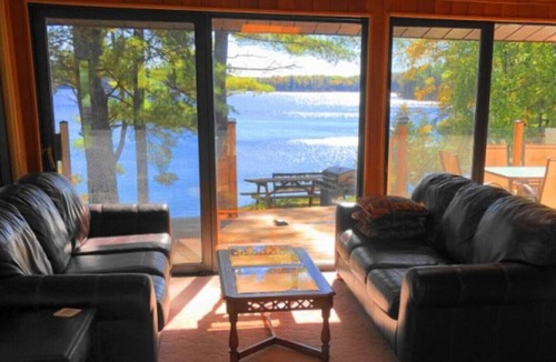 Tudor and Cashel Apartment | Large Sandy Beach! Amazing Privacy! Stunning Property!