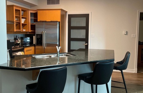 North End Condo | LAST MINUTE DISCOUNT - Downtown Lakefront Luxury. Views! Pools & hot tubs.